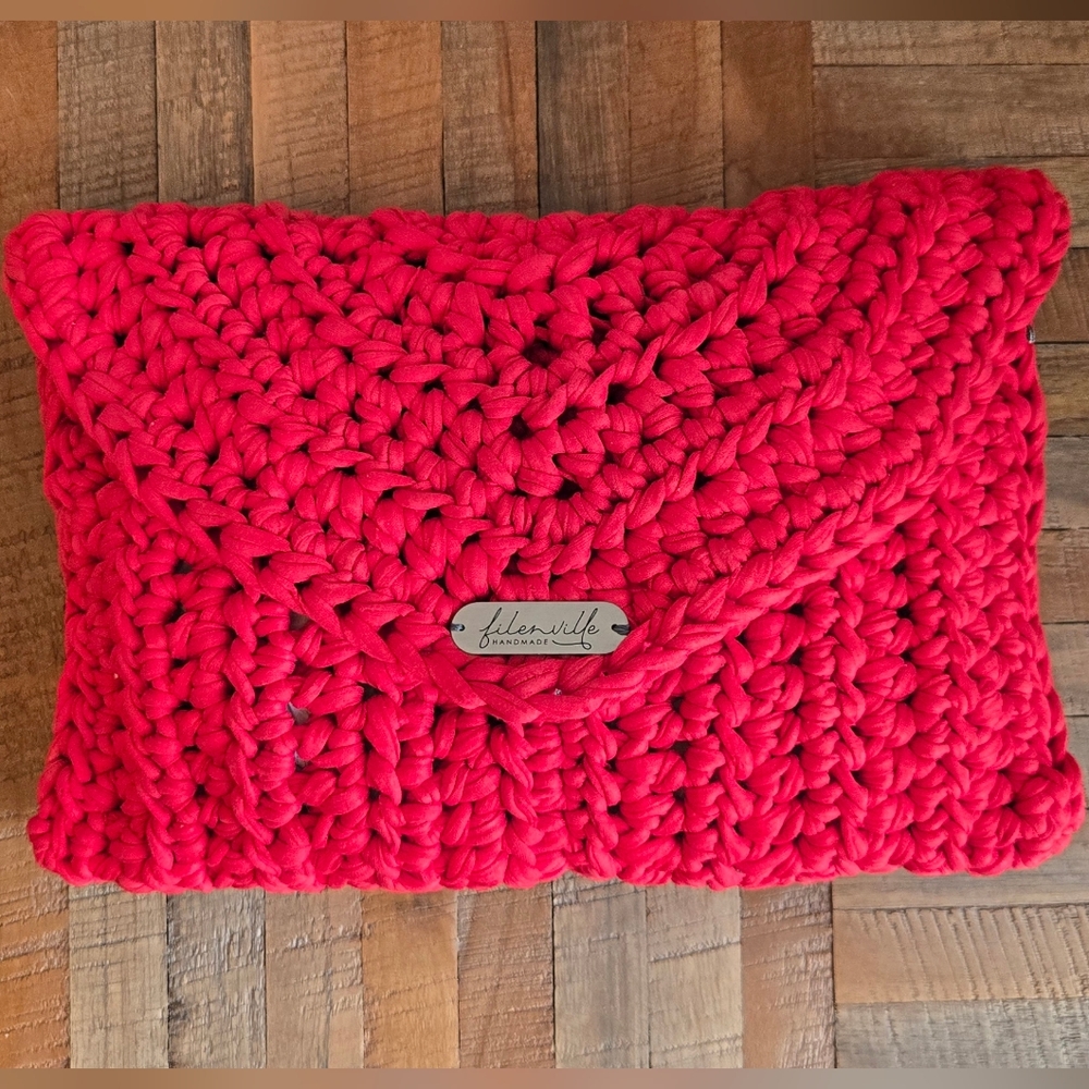 Handmade Crochet Clutch / Shoulder Bag . Statement Piece (NWT)